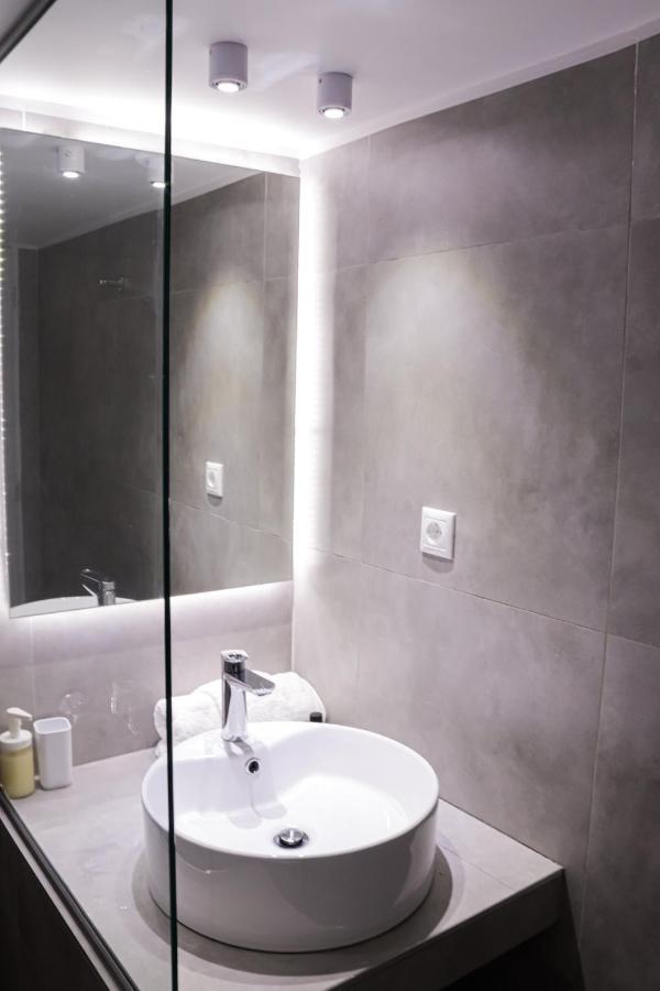 Zea Apartments Пирея Екстериор снимка