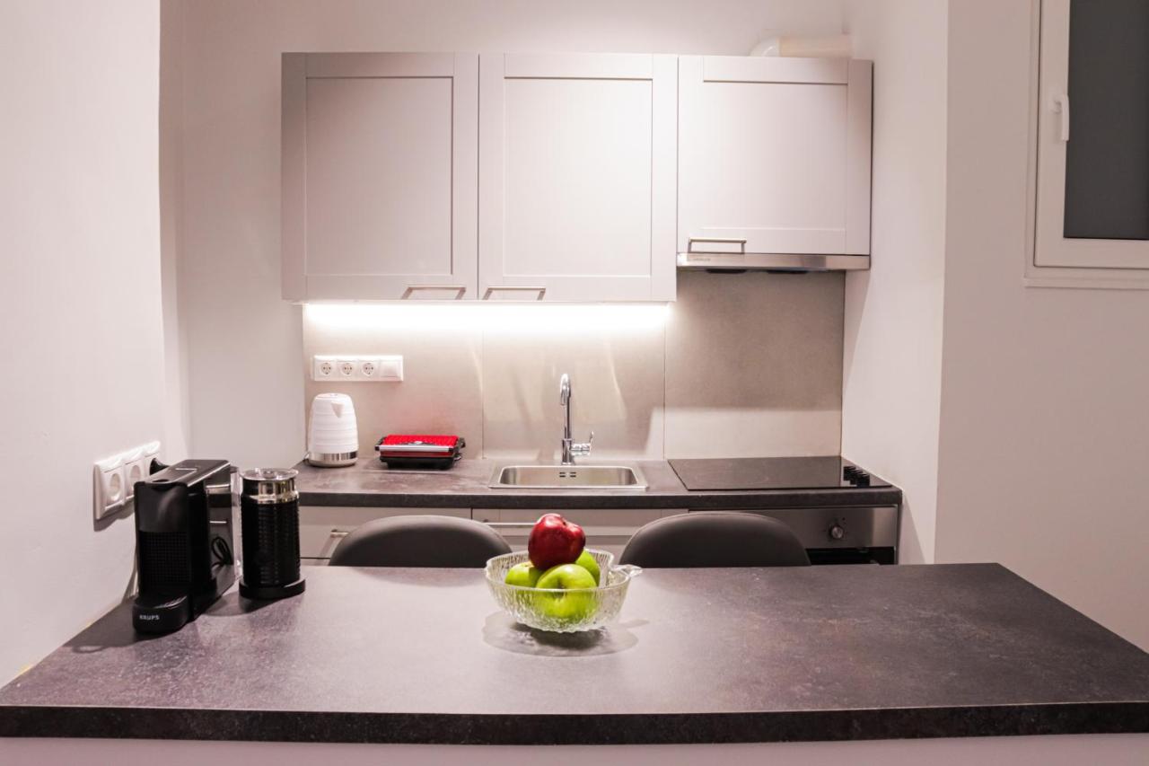 Zea Apartments Пирея Екстериор снимка
