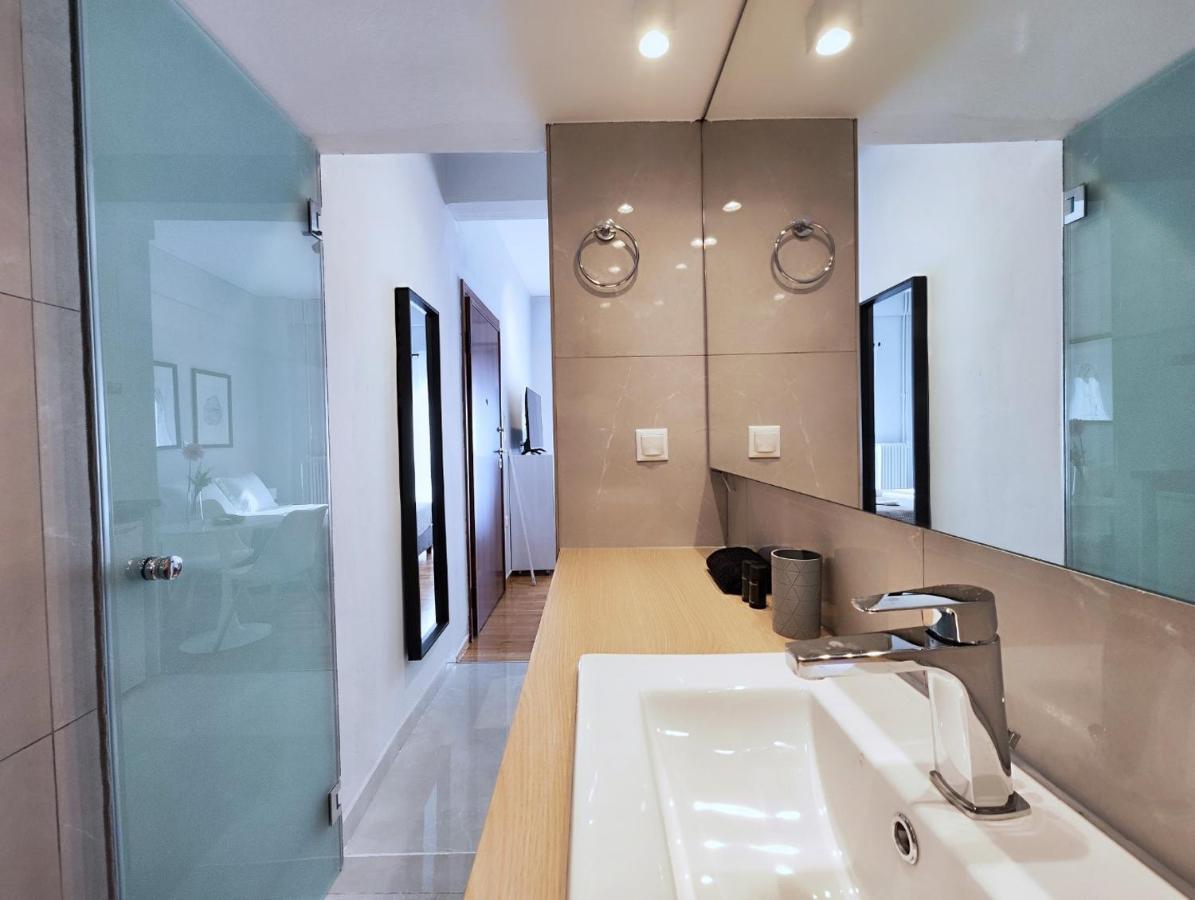 Zea Apartments Пирея Екстериор снимка