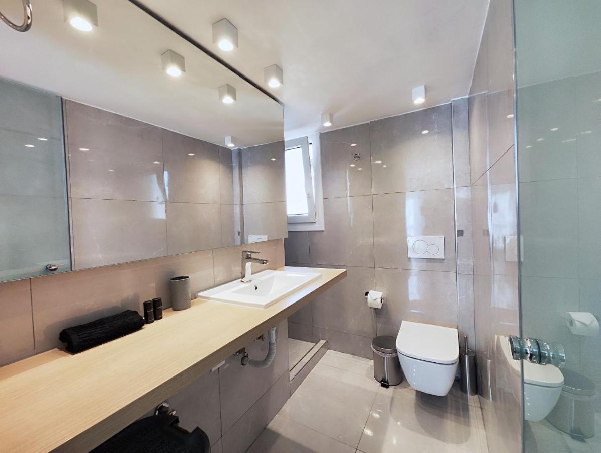 Zea Apartments Пирея Екстериор снимка