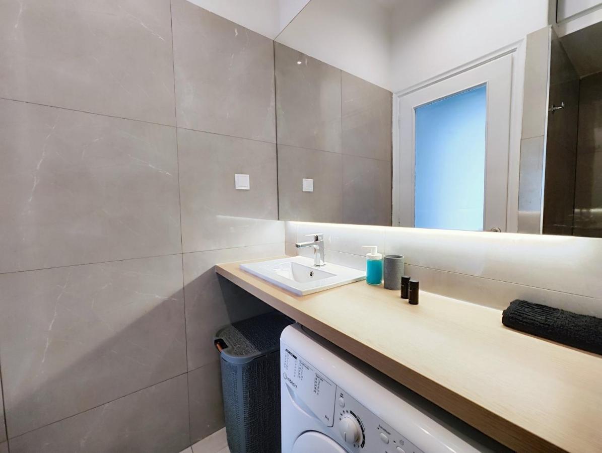 Zea Apartments Пирея Екстериор снимка